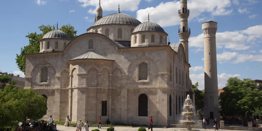 2025 Kurban Bayramı'nın birinci günü olan 6 Haziran Cuma sabahı, Malatya'da bayram namazı saat 05:37'de kılınacaktır.