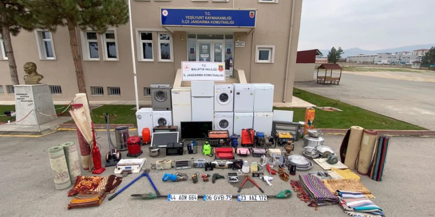 22 tane evi soyan hırsızlık şebekesi çökertildi