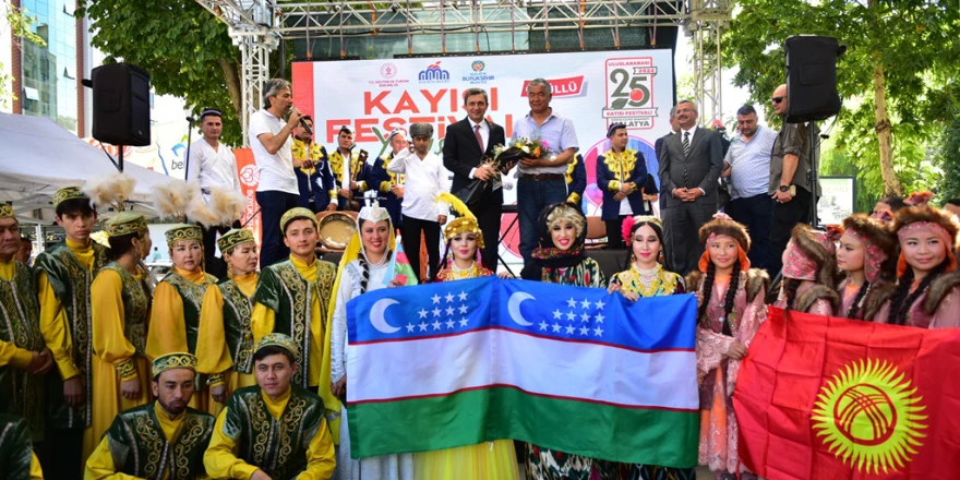 25. Kayısı Festivali Kapsamında TÜRKSOY Gösterisi Düzenlendi
