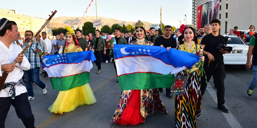 25 Uluslararası Kültür Sanat Etkinlikleri ve Kayısı Festivali Başladı