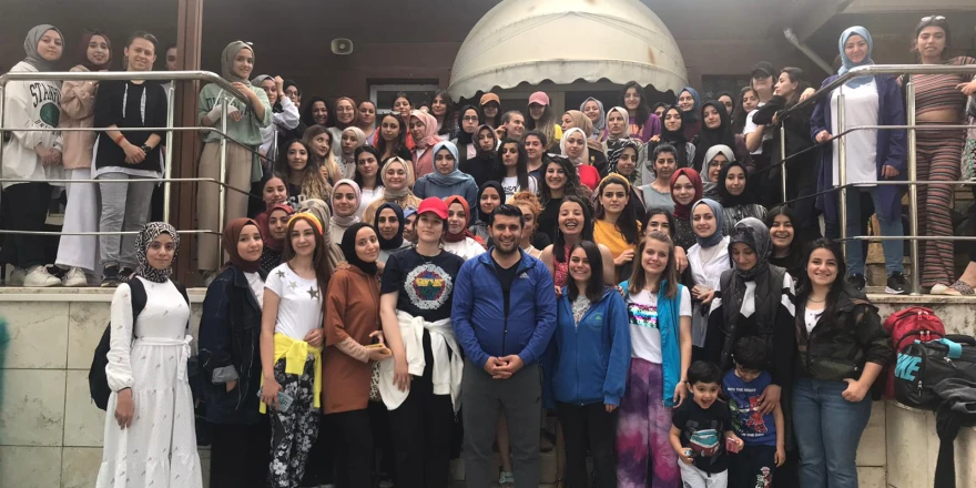 400 genç eğitim ve etkinlik kampını başarı ile tamamladı