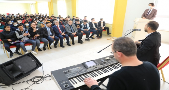 BATTALGAZİ’DEKİ ÖĞRENCİLERE SINAV DESTEĞİ DEVAM EDİYOR