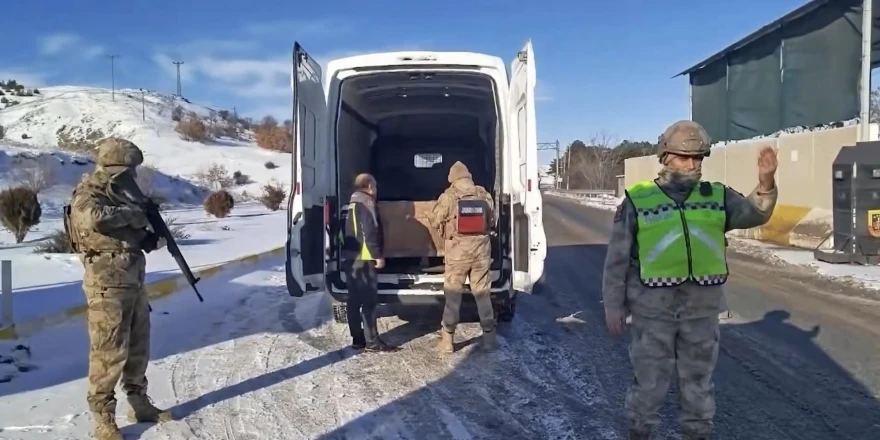 81 İlde Göçmen Kaçakçılarına Yönelik Denetimlerde 19 Organizatör Yakalandı