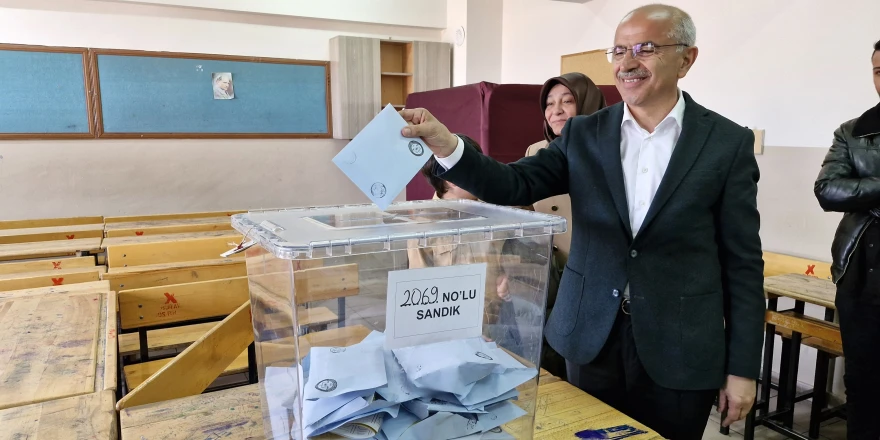 AK Parti Malatya Büyükşehir Belediye Başkan Adayı Sami Er Ailesi ile Oyunu Kullandı