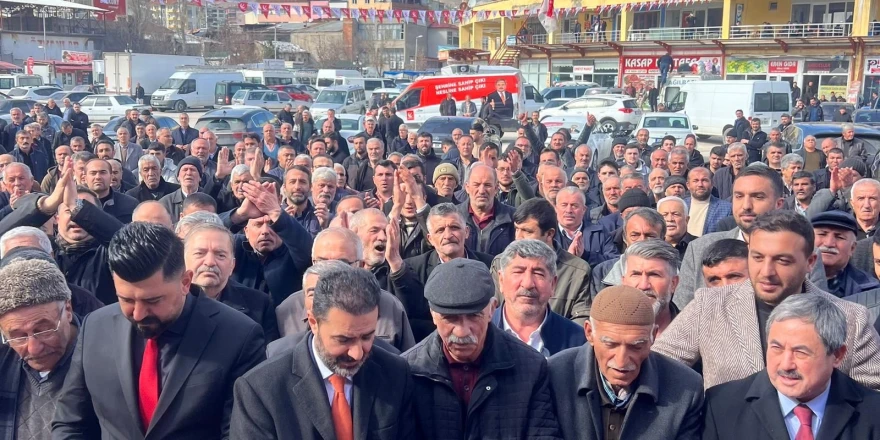 AK Partililerde Refah Partisinden gitmişlerdi, şimdi tekrardan yuvaya döndüler