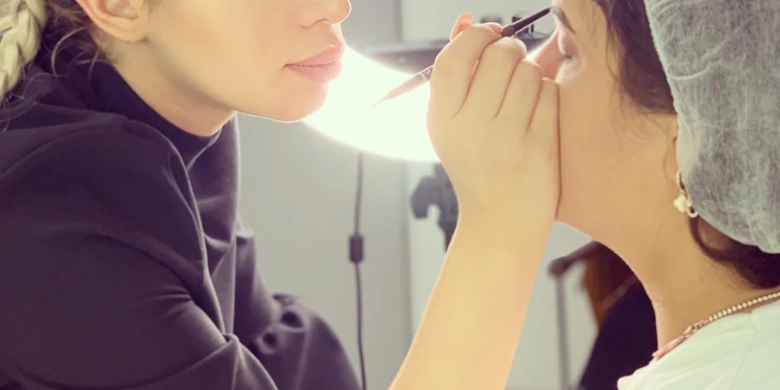 Alopesi Olan Çocuklarda Kaş Uygulaması