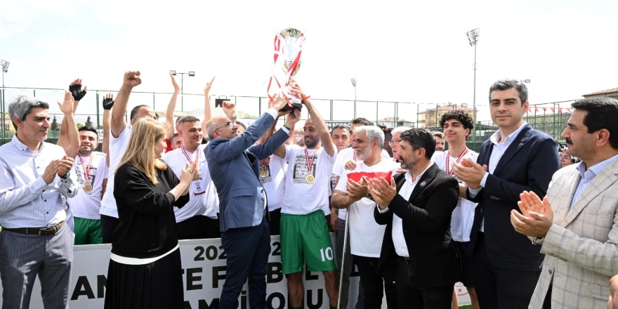 Ampute Futbol Takımı Şampiyonluk Kupasını Aldı