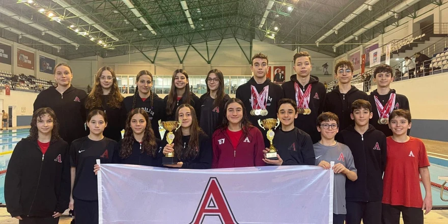 Anabilim Eğitim Kurumları Yüzmede Tarih Yazdı!