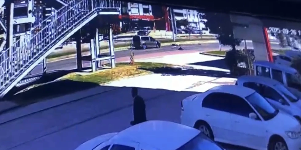 Anne Ve İki Çocuğun Ağır Yaralandığı Feci Kaza Kameraya Yansıdı