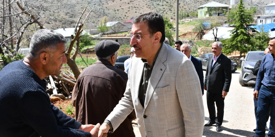 Bakan Tüfenkci Doğanşehir’de Vatandaşlarla Birebir Görüştü, Sorunlar İçin Hızlı Müdahale