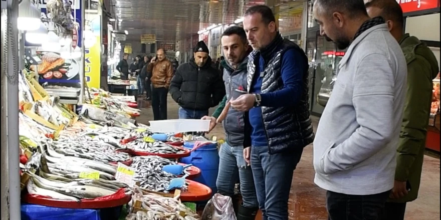 Balık Pazarı Esnafı: “Temizlik Ve Otopark Sorunu Acil Çözülmeli”