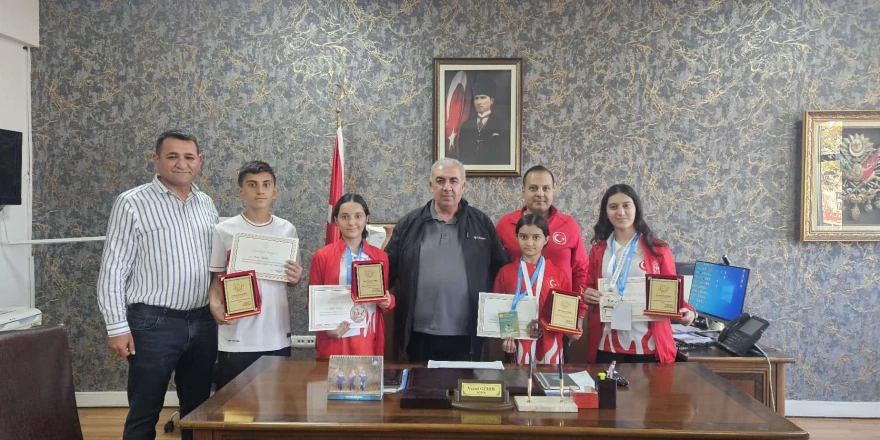 Başarılı Sporcu Kardeşler Gülşen'den Halk Eğitimi Merkezi'ne Anlamlı Ziyaret