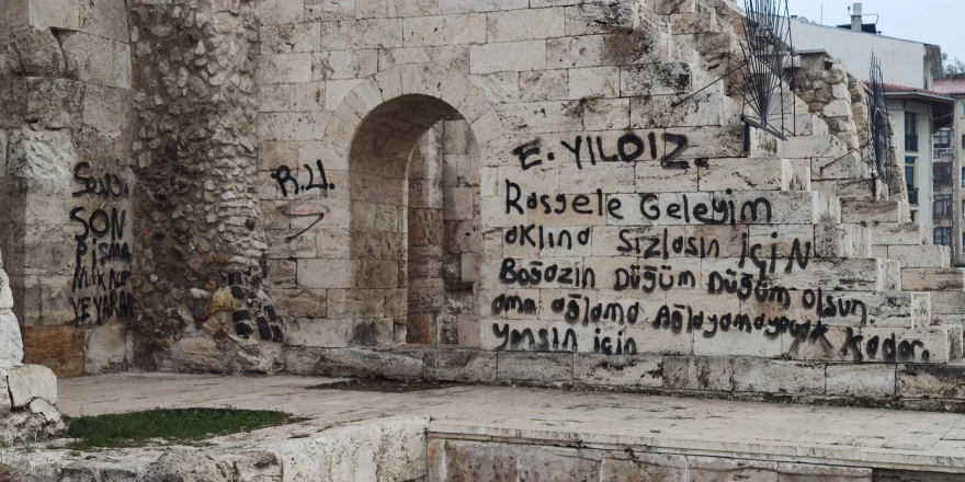 Başkan Bakar, “Şehirde Yazı Duvarları Oluşturulmalı"