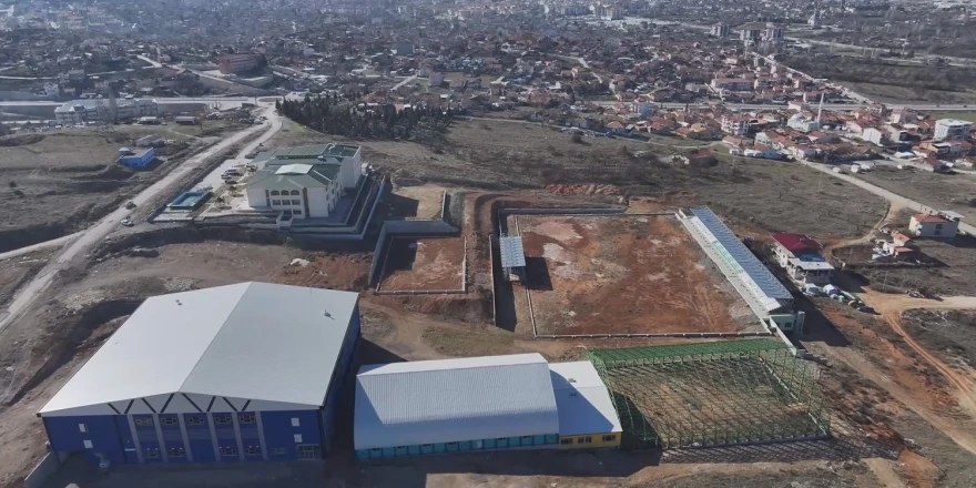 Başkan Çınar, Melekbaba Gençlik Merkezi Etrafında Gerçekleşen Yol Düzenleme Çalışmalarını İnceledi