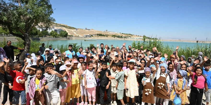 Başkan Er, Hayvanat Bahçesinde Öğrencilerle Bir Araya Geldi