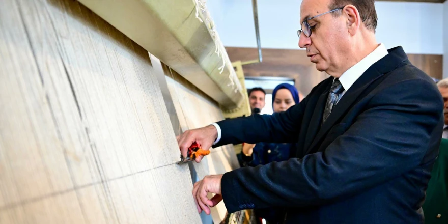 Başkan Geçit, Halı Dokuma Kursunda Kesim Törenine Katıldı