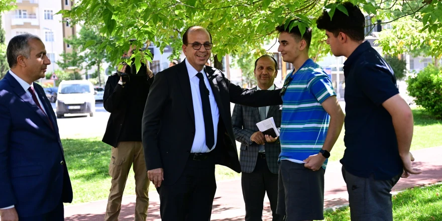 Başkan Geçit, Park Alanlarındaki Yenileme Hizmetlerini İnceledi