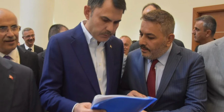 Başkan Sadıkoğlu, şehrin taleplerini Bakan Kurum’a sundu