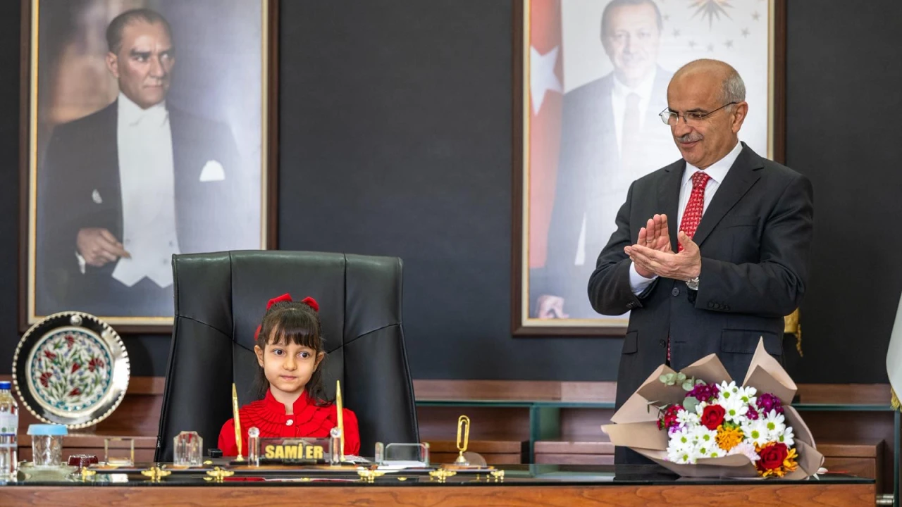 Başkan Sami Er Koltuğunu Ece Sayar’a Devretti