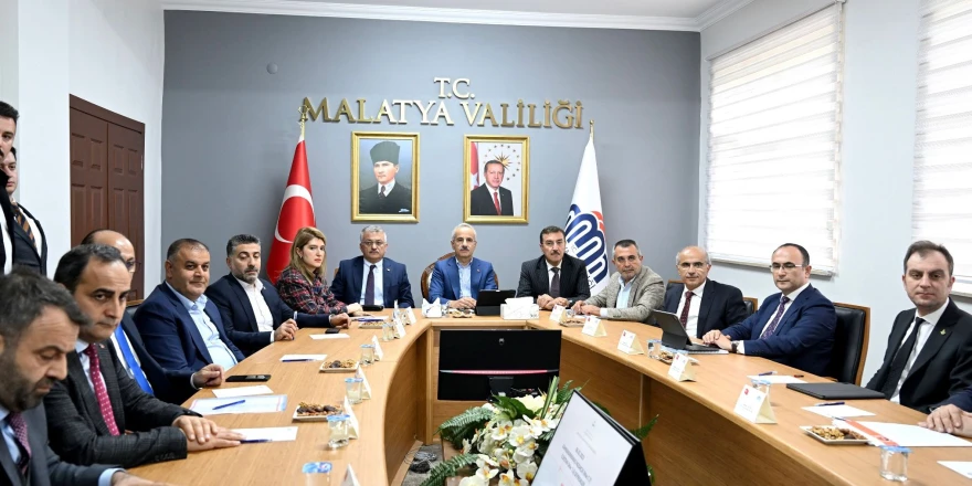 Başkan Sami Er’i Makamında ziyaret eden Bakan Abdulkadir Uraloğlu,
