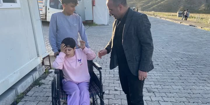 Başkan Şengönül, Ezgi Kardeşimizin İsteğini Geri Çevirmedi