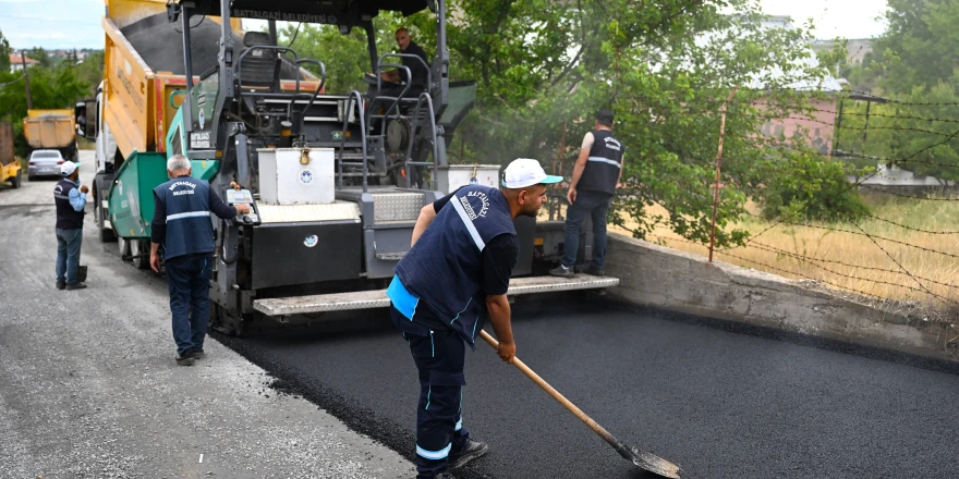 Battalgazi Belediyesi’nden Meydanbaşı Mahallesi’ne Sıcak Asfalt Hizmeti
