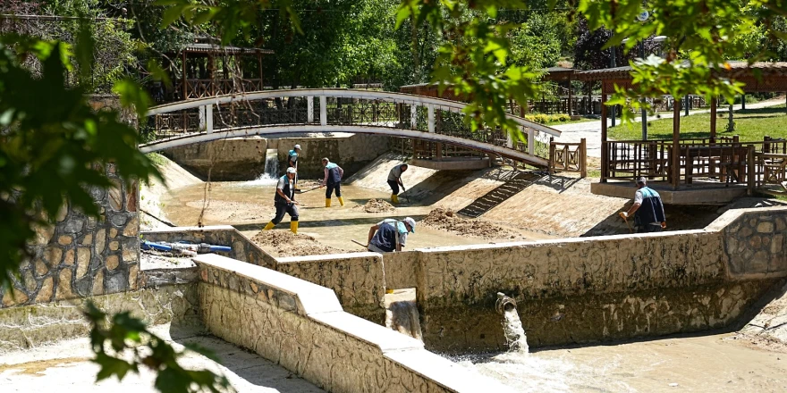 Battalgazi Belediyesi’nden Çınar Park’ta Temizlik Çalışması