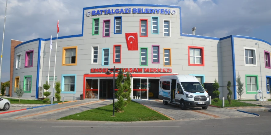 Battalgazi Engelsiz Yaşam Merkezi’nde Hayvanlarla Rehabilitasyon Başladı