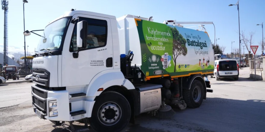 Battalgazi’de Derme Deresi’nde Temizlik