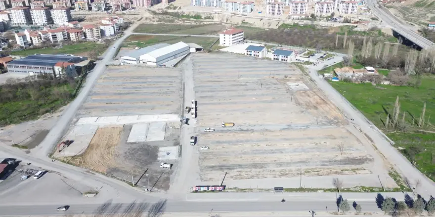 Battalgazi’de Sökülen Asfalt Kırsal Yollarda Değerlendiriliyor