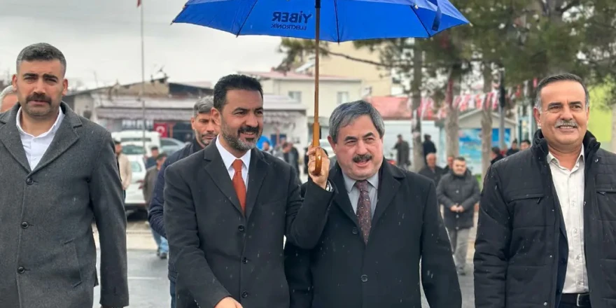 “Biz; birileri gibi milletin malına değil, mutluluğuna ortak oluruz”