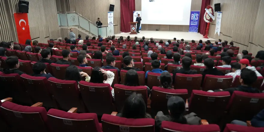 Bonus Hoca’dan Gençlere Sınav Taktikleri