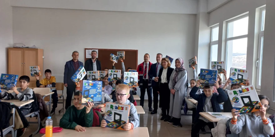 BÜYÜKŞEHİR BELEDİYESİ’NDEN ÖĞRENCİLERE MORAL HEDİYESİ