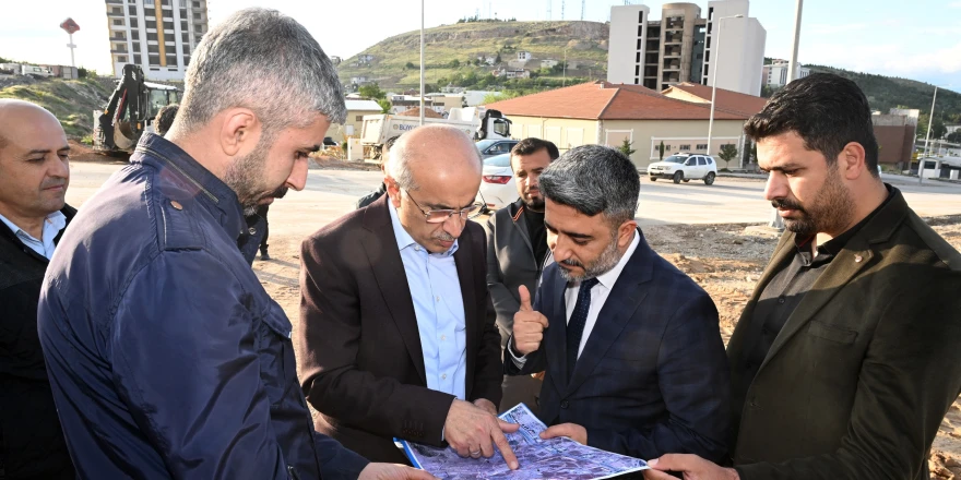 Büyükşehir Belediye Başkanı Sami Er Yol Çalışmalarını Yerinde İnceledi.