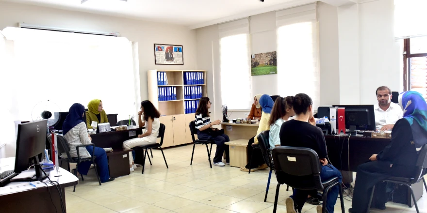 Büyükşehir Belediyesi’nden Lgs’ye Giren Öğrencilere Rehberlik Hizmeti