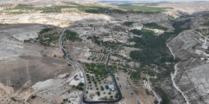 Büyükşehir Belediyesi Kırsaldaki Yol Ağlarını Güçlendiriyor