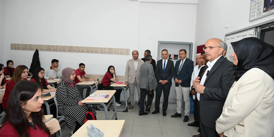 Büyükşehir Belediyesi’nden 21.500 Öğrenciye Yks Değerlendirme Sınavı