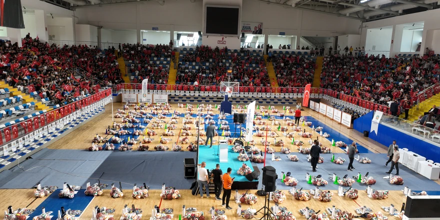Büyükşehir Belediyesi’nden 300 Okula Spor Melzemesi Desteği Yapıldı