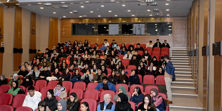 Büyükşehir Belediyesi’nin Düzenlediği Üniversite Bölüm Tanıtım Günleri’ne Yoğun İlgi Gösterildi