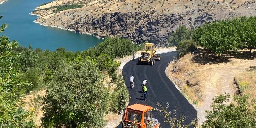Büyükşehir‘den Yoğun Altyapı ve Yol Mesaisi Devam Ediyor