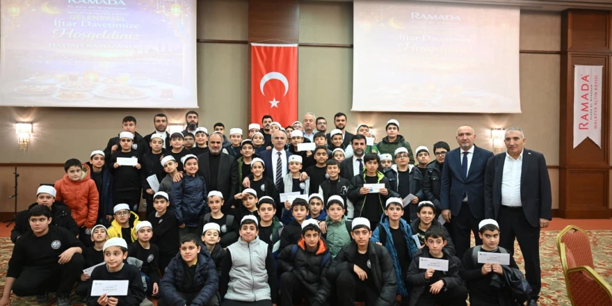 “CAMİLERİMİZİ KÜLLİYE ANLAYIŞIYLA İNŞA EDİYORUZ”