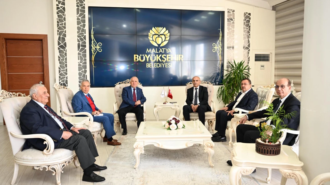 Cumhurbaşkanlığı Yüksek İstişare Kurulu Üyesi Cemil Çiçek, Başkan Er’i ziyaret etti