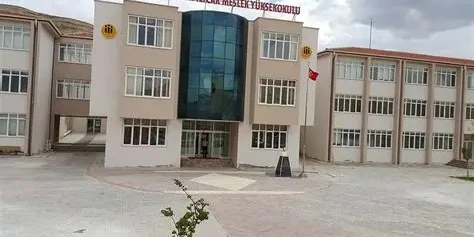Darende Bekir Ilıcak MYO’da yurt krizi büyüyor