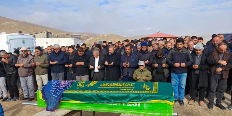 Darende’de Dağlık Alanda Ölü Bulunan Zeynep Turgut Toprağa Verildi