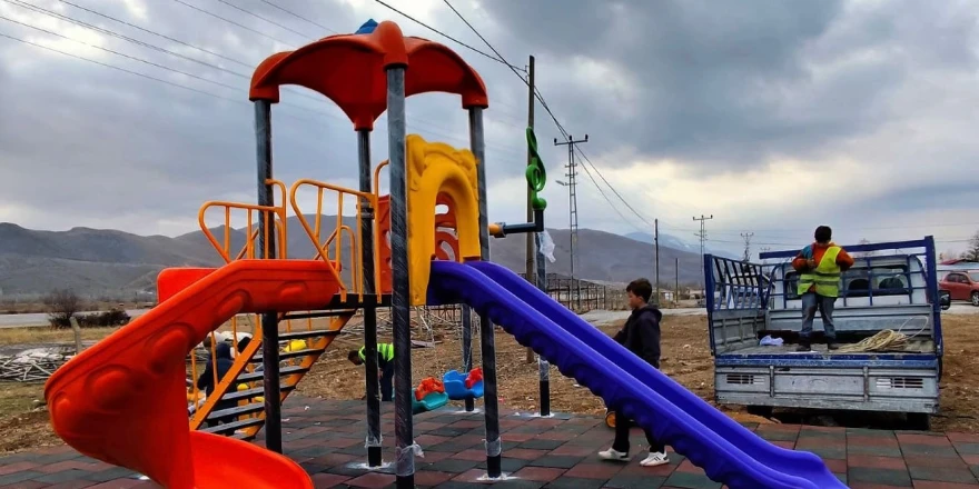Doğanşehir Belediyesi'nden Güzelköy'e Modern Çocuk Parkı