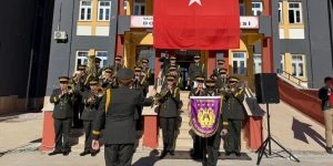 Doğanşehir’de 2. Ordu Bölge Bando Komutanlığı’ndan Öğrencilere Moral Programı