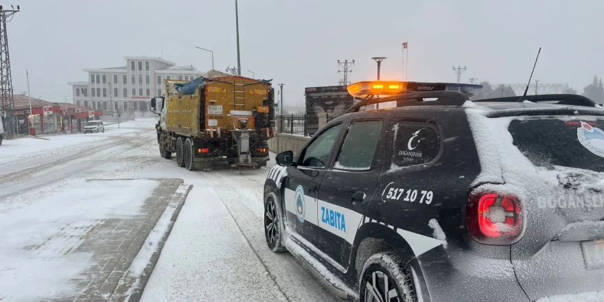 Doğanşehir’de Kar Mesaisi: Başkan Bayram Talimatı Verdi, Ekipler Sahaya İndi