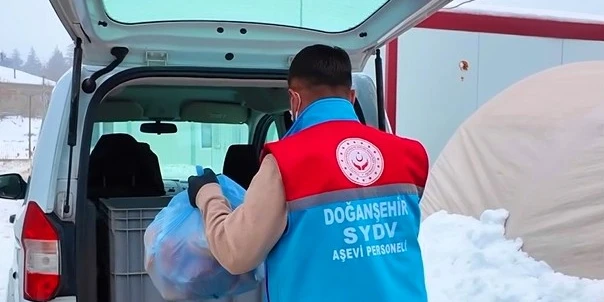 Doğanşehir’de Vefa Sofrası: 65 Yaş Üstü Vatandaşlara Her Gün Sıcak Yemek