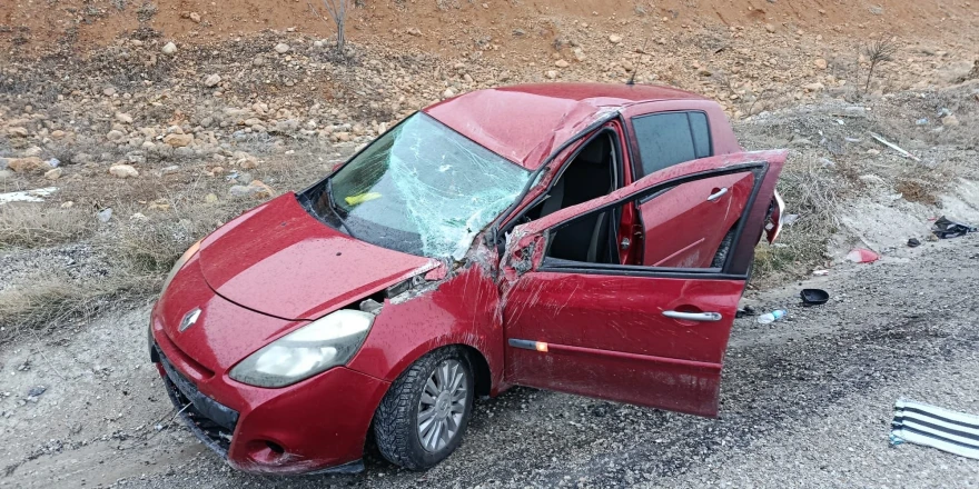 Doğanşehir’de Yağmur Kazaya Neden Oldu: Otomobil Şarampole Devrildi, 1 Yaralı