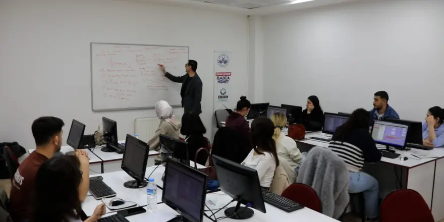 Elazığ Belediyesi’nden Bilgisayarlı Muhasebe Eğitimi Yoğun İlgi Görüyor